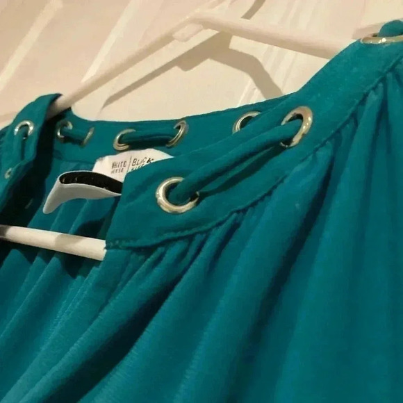 White House Black Market Women’s Sleeveless Blouse Top Turquoise Sz. XS - Picture 4 of 6